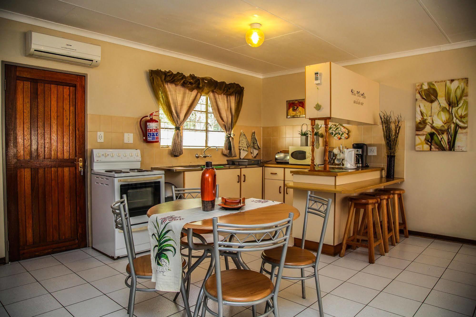 Aber Jetz Guesthouse Понгола Экстерьер фото